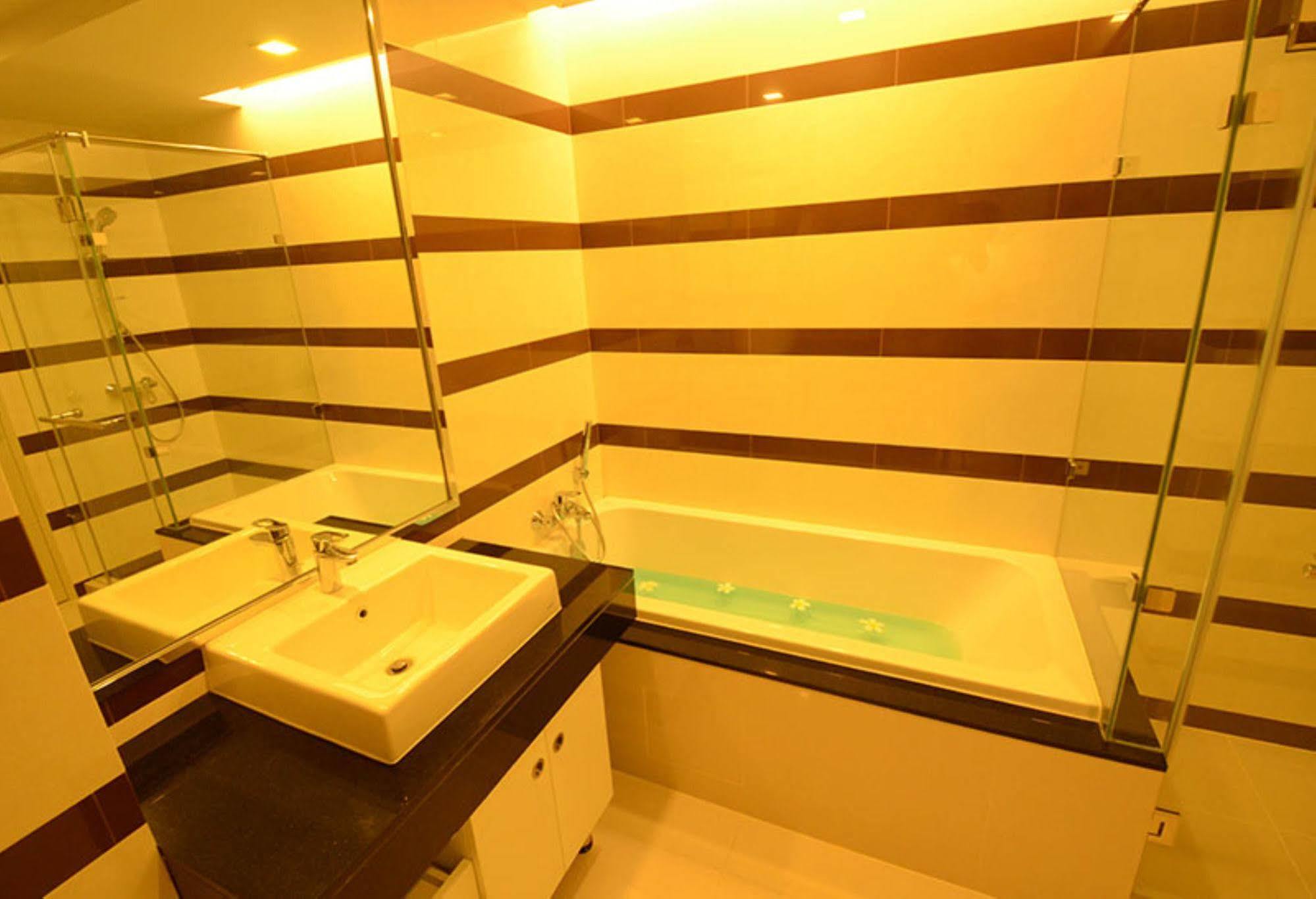 Beverly 33 By Aspira Banguecoque Exterior foto