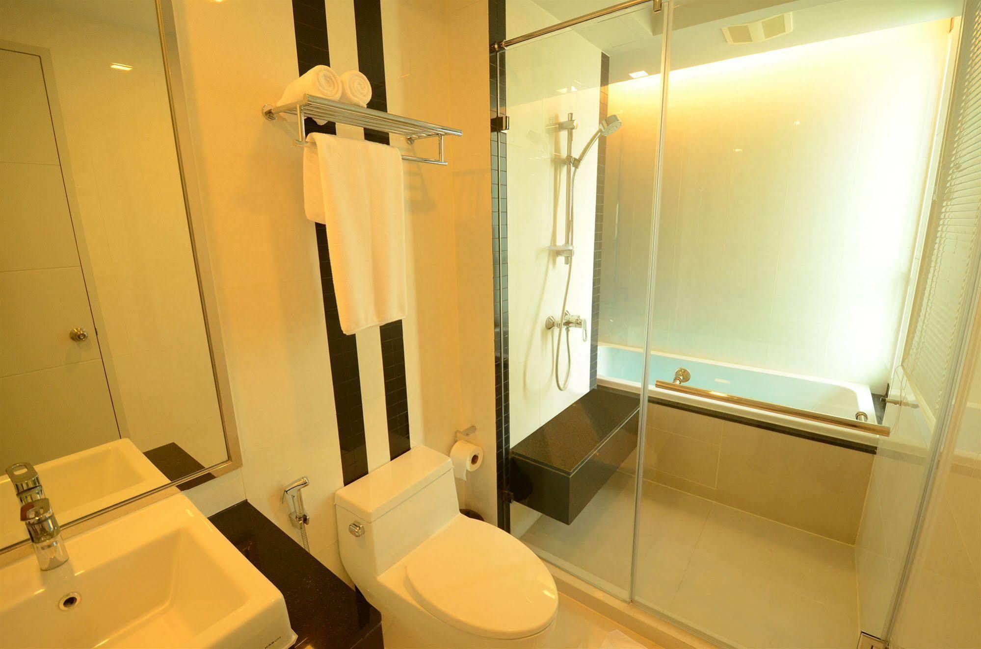 Beverly 33 By Aspira Banguecoque Exterior foto